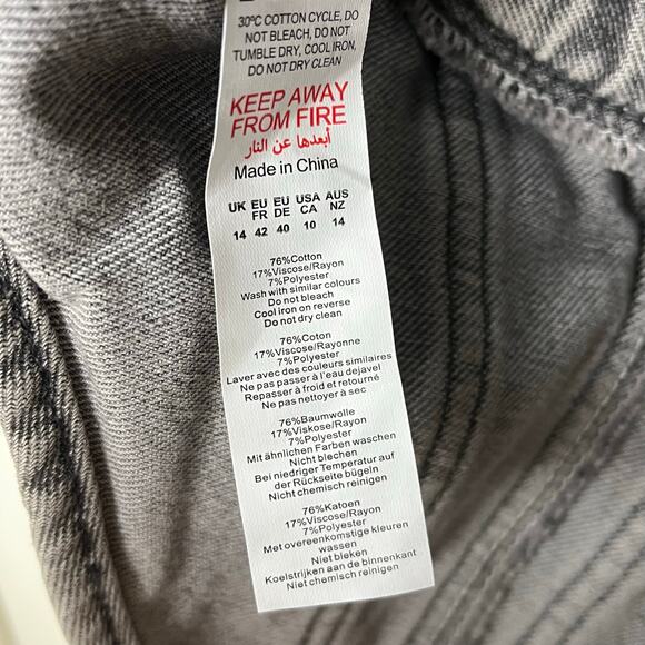 Pretty Little Thing Washed Gray Dip Hem Bust Cup Denim Corset 10 - Picture 5 of 7